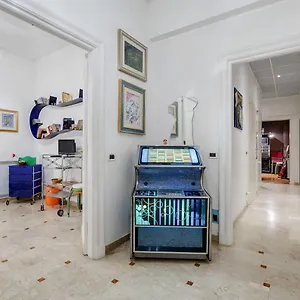 Jeans Apartment Rome