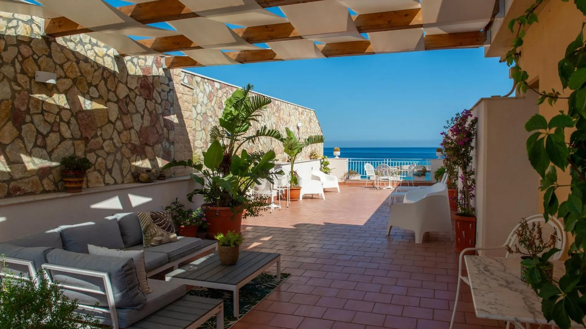 Palermo Mare Holidays Sferracavallo 0*,