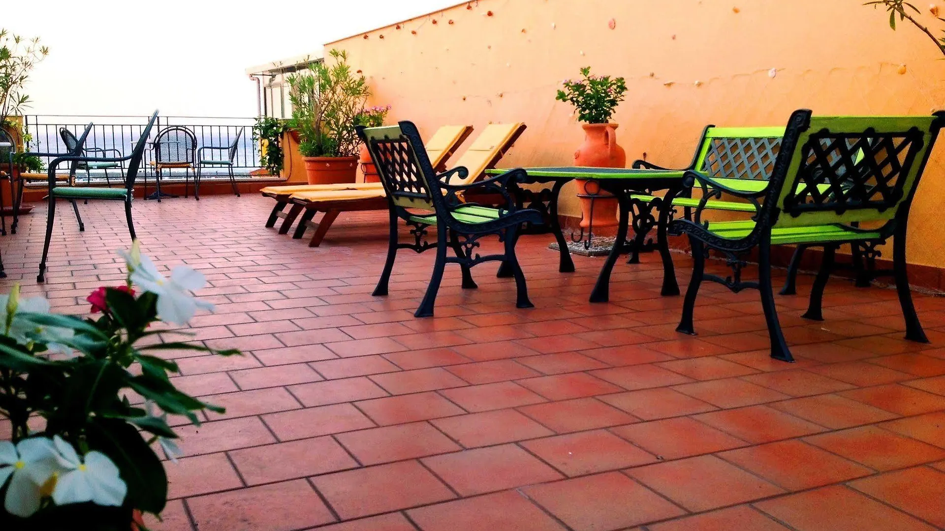 Palermo Mare Holidays Sferracavallo 0*,